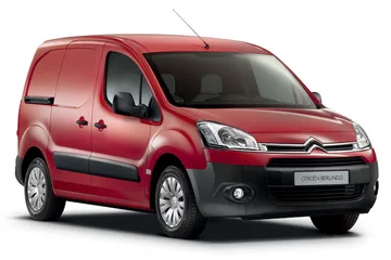 Transporteur Petit fourgon Citroen Berlingo dans Berlin Allemagne